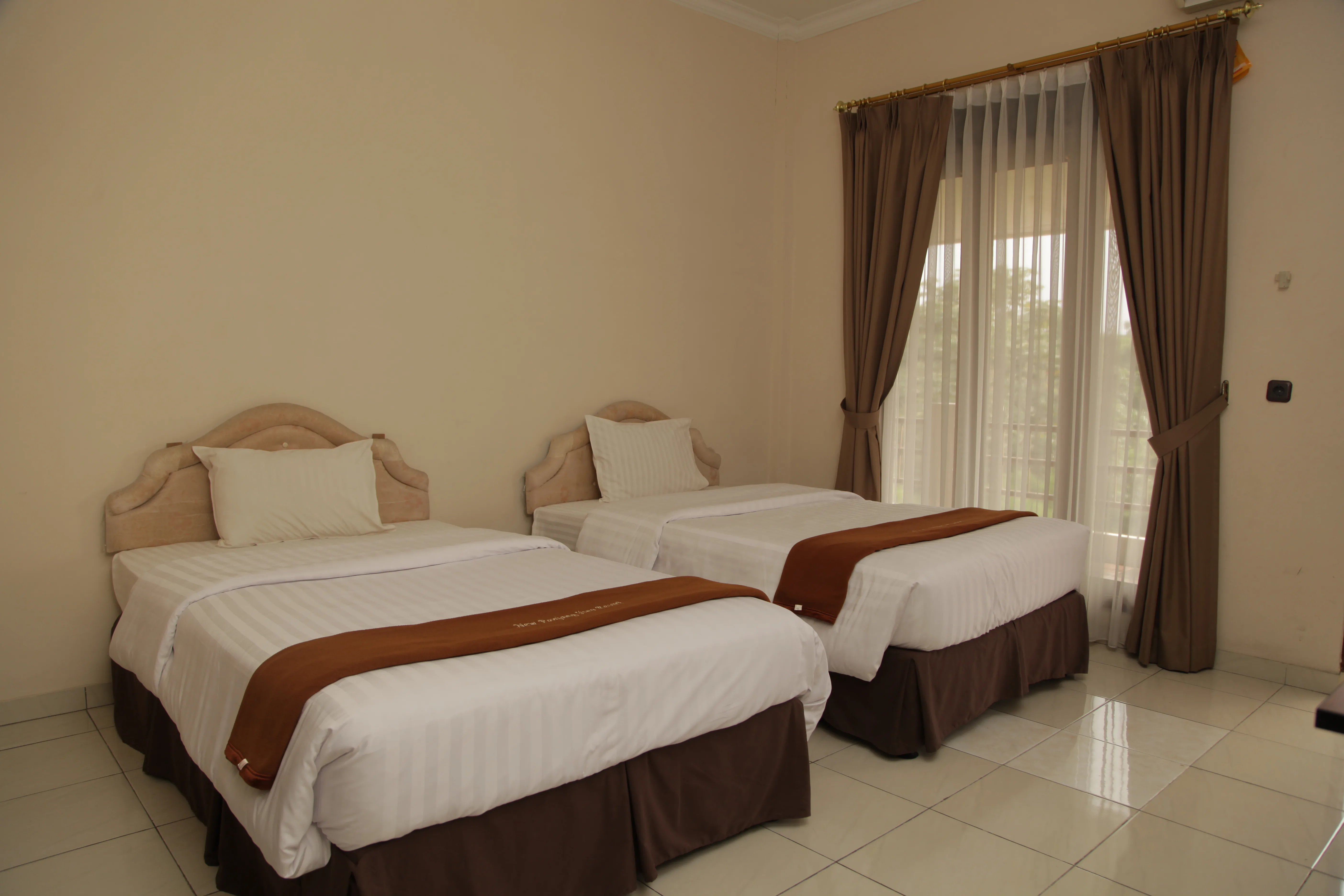 Hotel 2